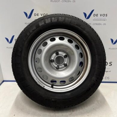 Citroen Jumpy 2.0 Blue HDI 150 Wheel + tyre 2022