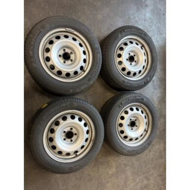 Peugeot Partner  Velgen set + banden 2023