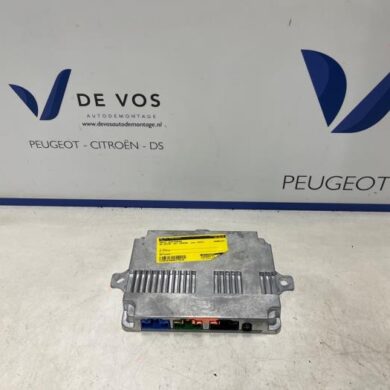 DS Automobiles DS7 Crossback 1.6 16V E-Tense 225 Radio versterker 2023 9831389680