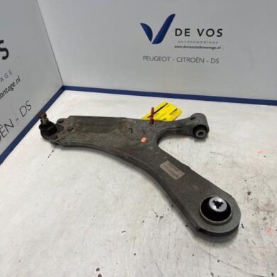 Citroen C4 1.2 PureTech 130 12V Draagarm links-voor 2022 9831682580