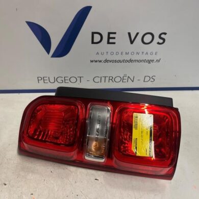 Citroen Jumpy 2.0 Blue HDI 150 Taillight, left 2022 9808243180