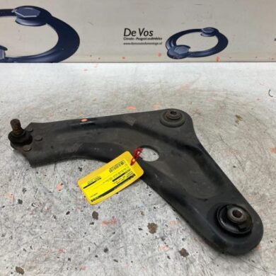 Peugeot 208  Front wishbone, left 2014 3520R7