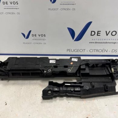 Peugeot 408 1.2 PureTech 130 Slotplaat voor 2023 1681376680