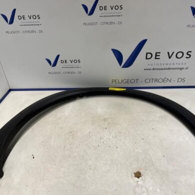 Citroen C5 Aircross  Wheel arch strip 2022 98168352XT