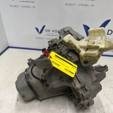 Peugeot 208 1.2 Vti 12V PureTech 75 Versnellingsbak HMH-HM05 2019 9828964980-1640071080 20A707
