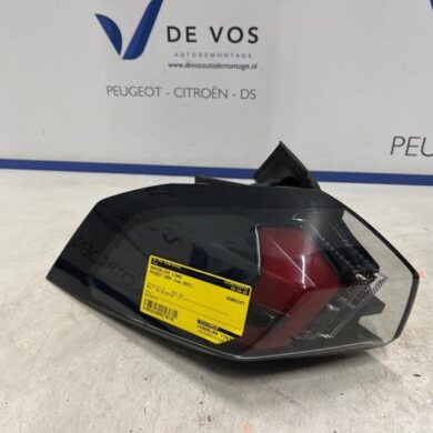 Peugeot 2008 1.2 VTi 12V PureTech 100 Achterlicht links 2021 9838190580