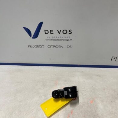 Opel Corsa 1.2 12V 75 Combischakelaar ramen 2023 96783350ZD