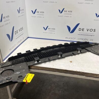 Peugeot 308 1.2 PureTech Hybrid 136 Beschermplaat bodem 2022 9835411980