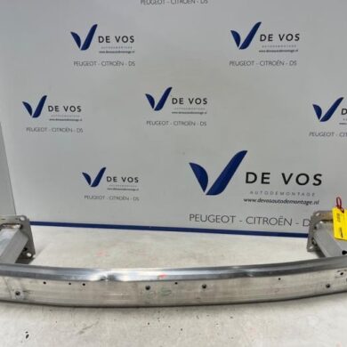 Peugeot 3008 1.2 12V PureTech Hybrid 48V Front bumper frame 2022 9824513780