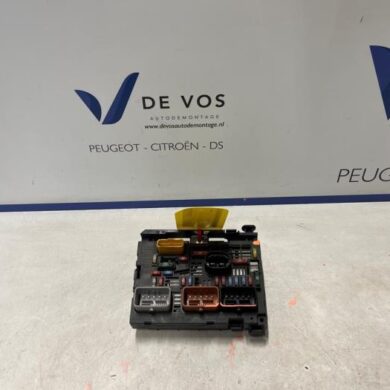 Peugeot 308 1.6 16V THP 150 Fuse box 2009 9807028880-9807028780-9664706280