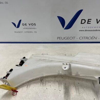 DS Automobiles DS7 Crossback 1.6 16V PureTech 225 Front windscreen washer reservoir 2019 9830838180-9817460680
