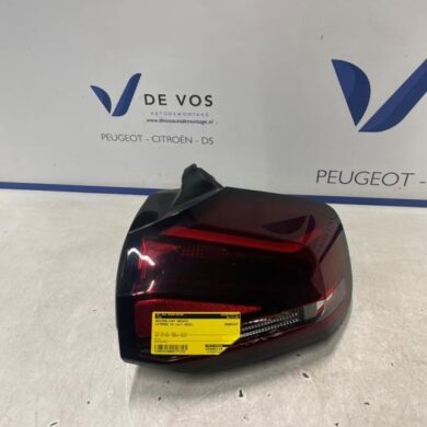 Citroen C4 1.2 PureTech 130 12V Achterlicht rechts 2022 9831100080