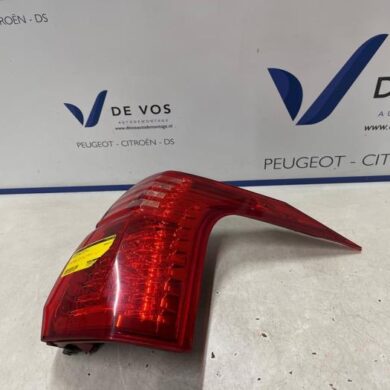 Peugeot 5008 1.6 HDiF 16V Taillight, right 2011 6351KH
