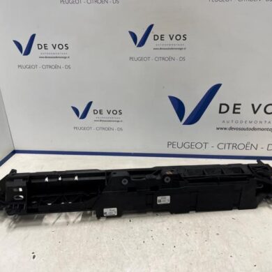 Peugeot 308 1.2 PureTech Hybrid 136 Slotplaat voor 2022 1681376680