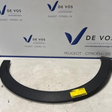 Opel Grandland X 1.2 Turbo 12V Wheel arch strip 2019 YP000310XT