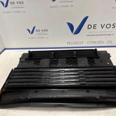 Peugeot 508 1.6 16V Hybrid 225 Luchtgeleider 2022 9822355180