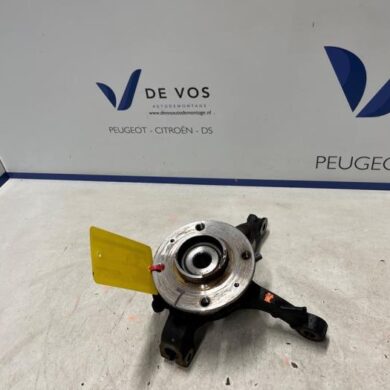 Opel Corsa 1.2 12V 75 Fusee links-voor 2023 9826780480