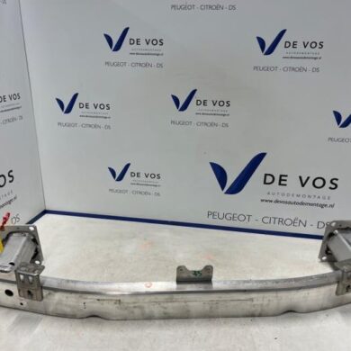 Peugeot 308 1.2 PureTech Hybrid 136 Front bumper frame 2022 9835954880