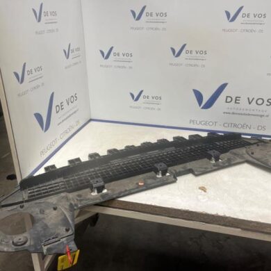 Peugeot 308 1.5 Blue HDi 130 16V Schutzblech Boden 2021 9835411980