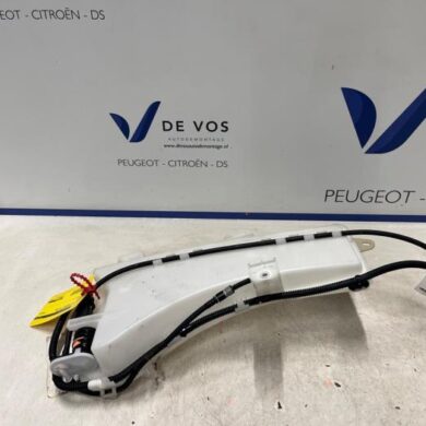 Opel Grandland X  Front windscreen washer reservoir 2023 9852643480