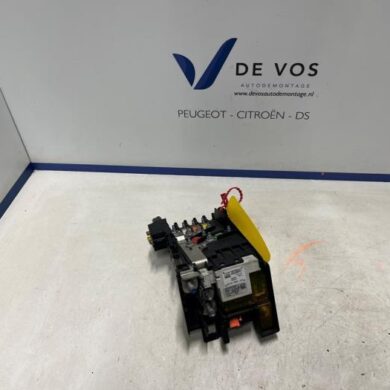 Peugeot 308 1.6 16V THP 155 Fuse box 2015 6500GR