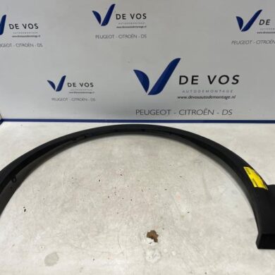 Peugeot 3008  Wheel arch strip 2021 98252893XT