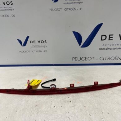 Peugeot 308 1.6 16V THP 155 Third brake light 2015 6350GK