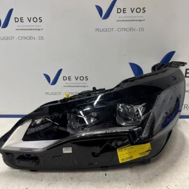 Peugeot 3008 1.2 12V PureTech Hybrid 48V Headlight, left 2022 1675812480-1698658980