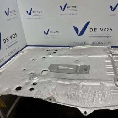 Peugeot 308 1.2 PureTech Hybrid 136 Engine protection panel 2022 9846913380
