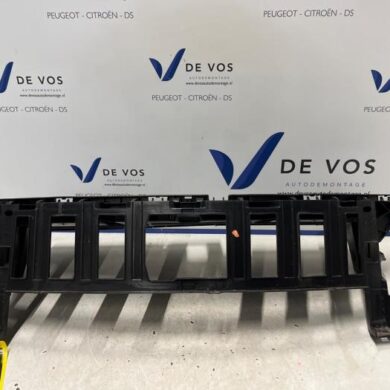 Peugeot 3008  Front panel 2021 98106346XT