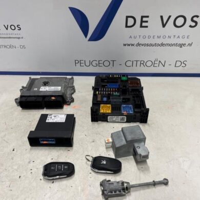 Peugeot 2008 1.2 VTi 12V PureTech 100 Engine management computer HNK-HN05 2021 9821501480-1675655280