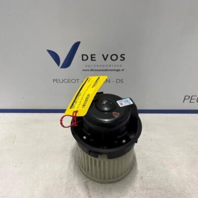 Opel Corsa 1.2 Turbo 12V 130 Heizung Belüftungsmotor 2024 9840566280