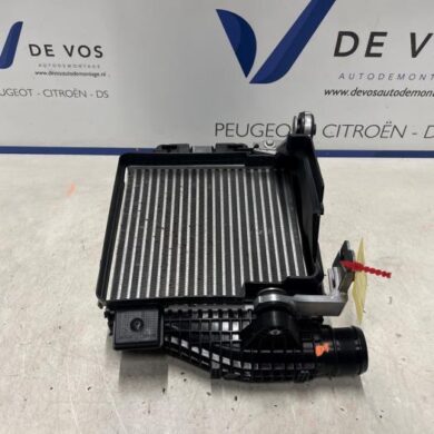 Peugeot 308 1.2 PureTech Hybrid 136 Ladeluftkühler HN09 2022 9675627980-9836073780