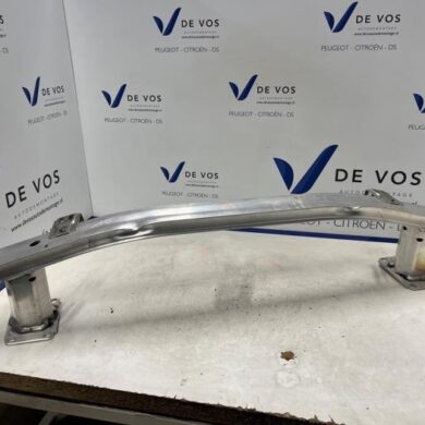 Peugeot 308 1.2 PureTech Hybrid 136 Front bumper frame 2022 9835954880