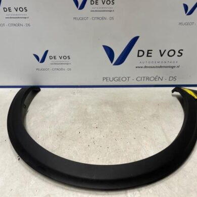Peugeot 3008  Wheel arch strip 2021 98252892XT