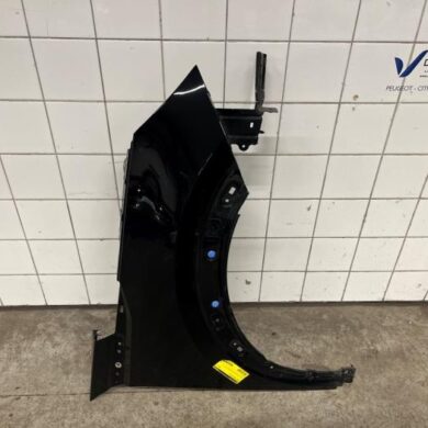 Peugeot 2008 1.2 VTi 12V PureTech 100 Front wing, right 2021 9825439080
