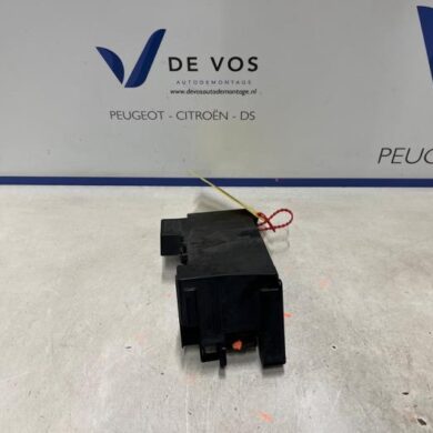 Peugeot 5008 1.6 HDiF 16V Fuse box 2011 6500GQ