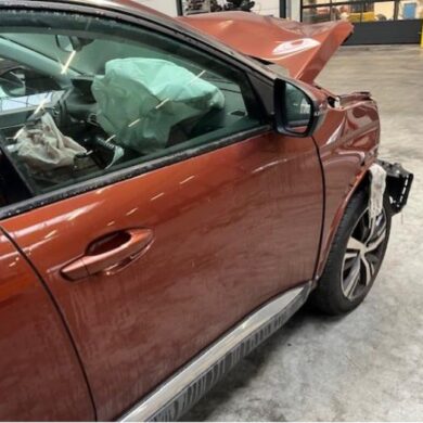 Peugeot 3008 1.5 BlueHDi 130 Front door 4-door, right 2019 9812306280