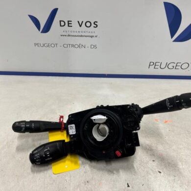 Peugeot 2008 1.2 VTi 12V PureTech 100 Steering column stalk 2021 98254515ZD-98369220ZD