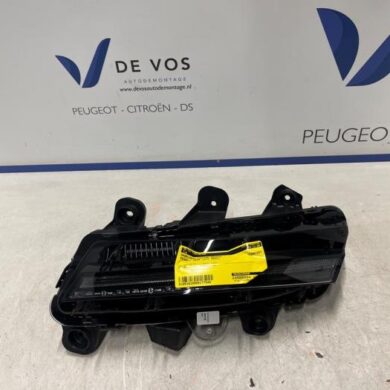 Peugeot 3008 1.2 12V PureTech Hybrid 48V Daytime running light, right 2022 9836230980