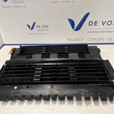 DS Automobiles DS7 Crossback  Luchtgeleider 2018 9823355180