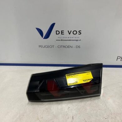 Peugeot 2008 1.2 VTi 12V PureTech 100 Achterlicht rechts 2021 9825957180
