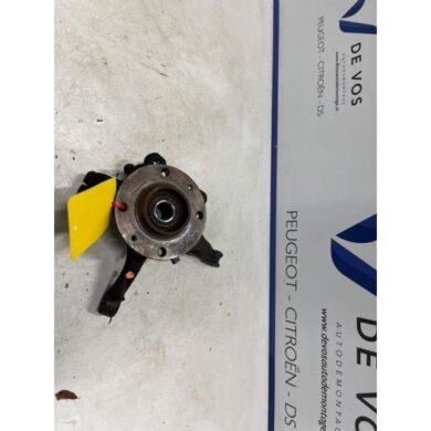 Peugeot 208 1.2 Vti 12V PureTech 75 Fusee links-voor 2019 9826780480