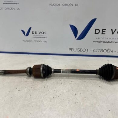 Peugeot 2008 1.2 VTi 12V PureTech 100 Aandrijfas rechts-voor HNK-HN05 2021 9824359680-1642341880 20XJ03