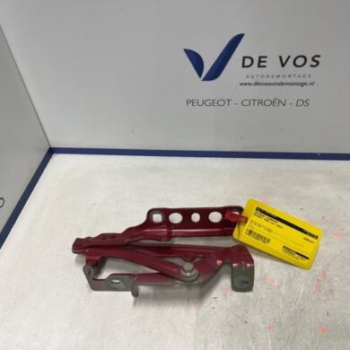 Peugeot 3008 1.2 12V PureTech Hybrid 48V Motorhaube Scharnier 2022 9814189880