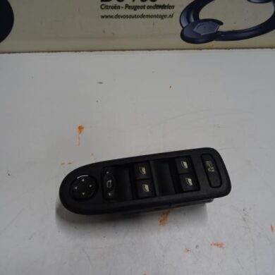 Peugeot 308  Combischakelaar ramen 2010 649026
