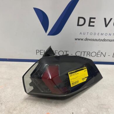 Peugeot 2008 1.2 VTi 12V PureTech 100 Achterlicht rechts 2020 9838190480