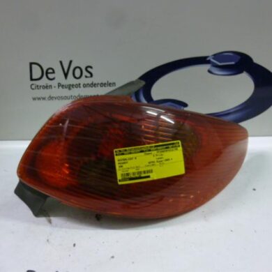 Peugeot 206 1.4 XR,XS,XT,Gentry Achterlicht rechts 2003 6351S0