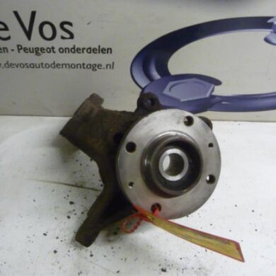 Peugeot 206 1.6 16V Fusee rechts-voor 2001 364757