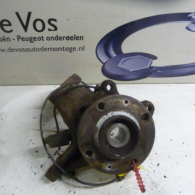 Peugeot 206 1.6 16V Fusee rechts-voor 2005 364776